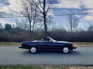 Mercedes-Benz 560 SL 1986 года  (NA)